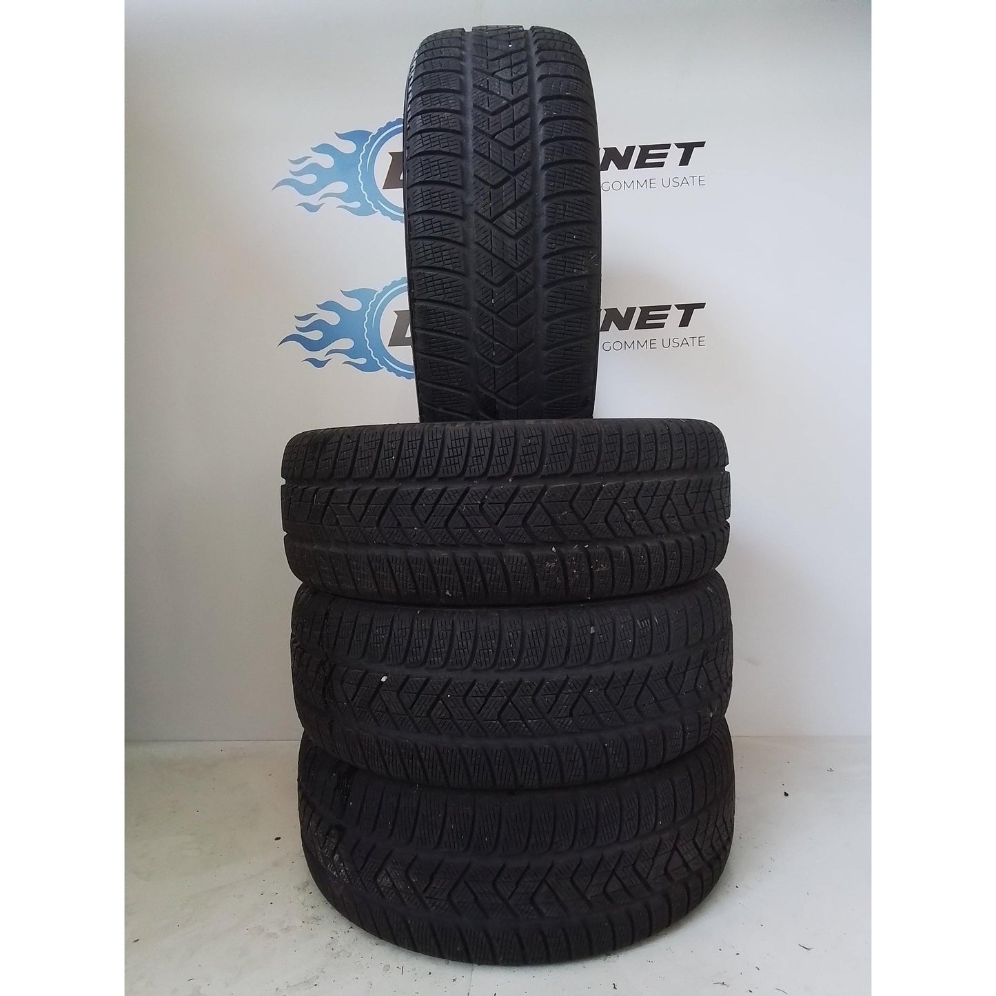 4 Pirelli Scorpion Winter 215 65 17 99H m+s