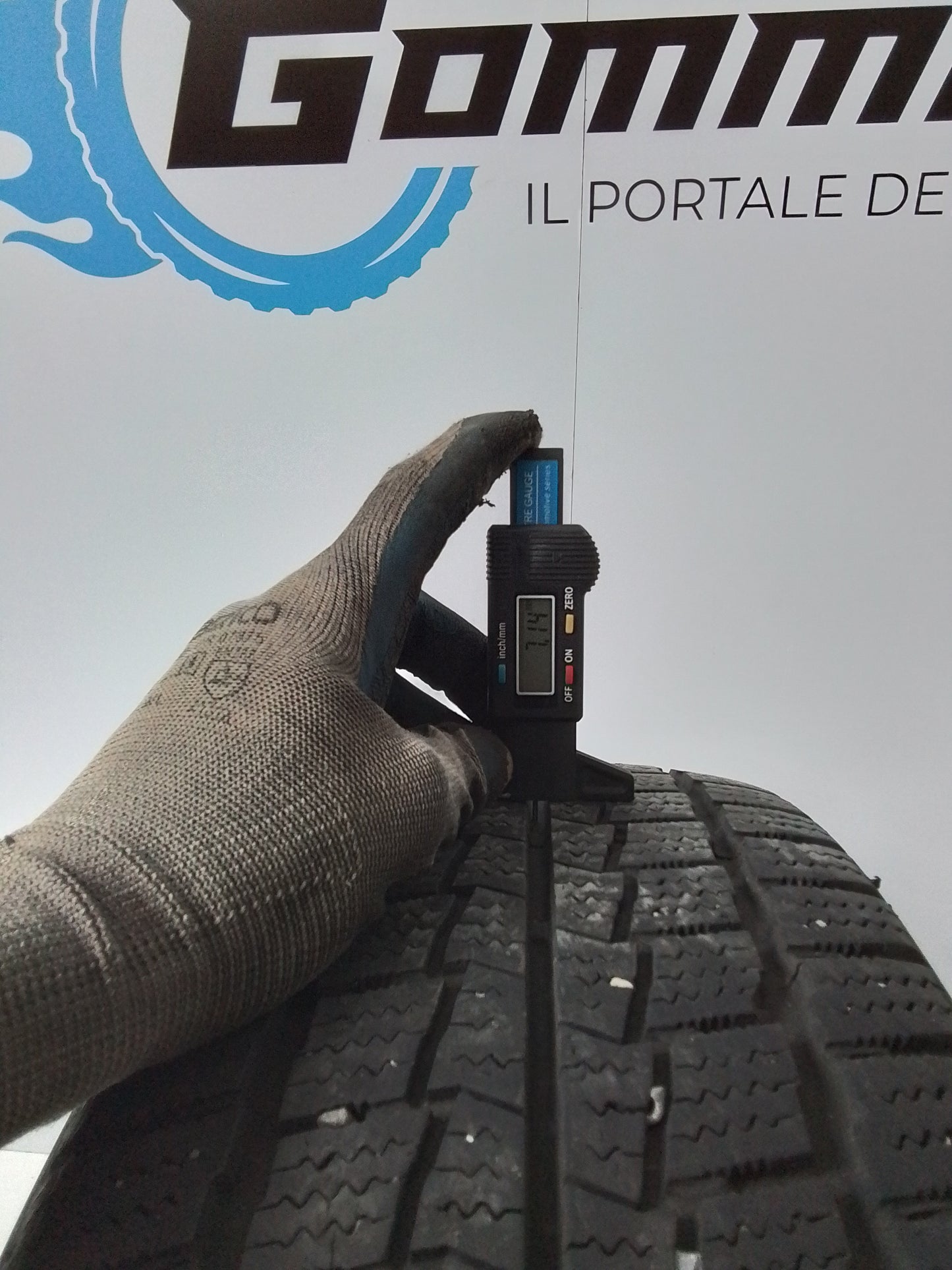 4 Hankook 195/60 R16C Winter RW06 99/97T M+S