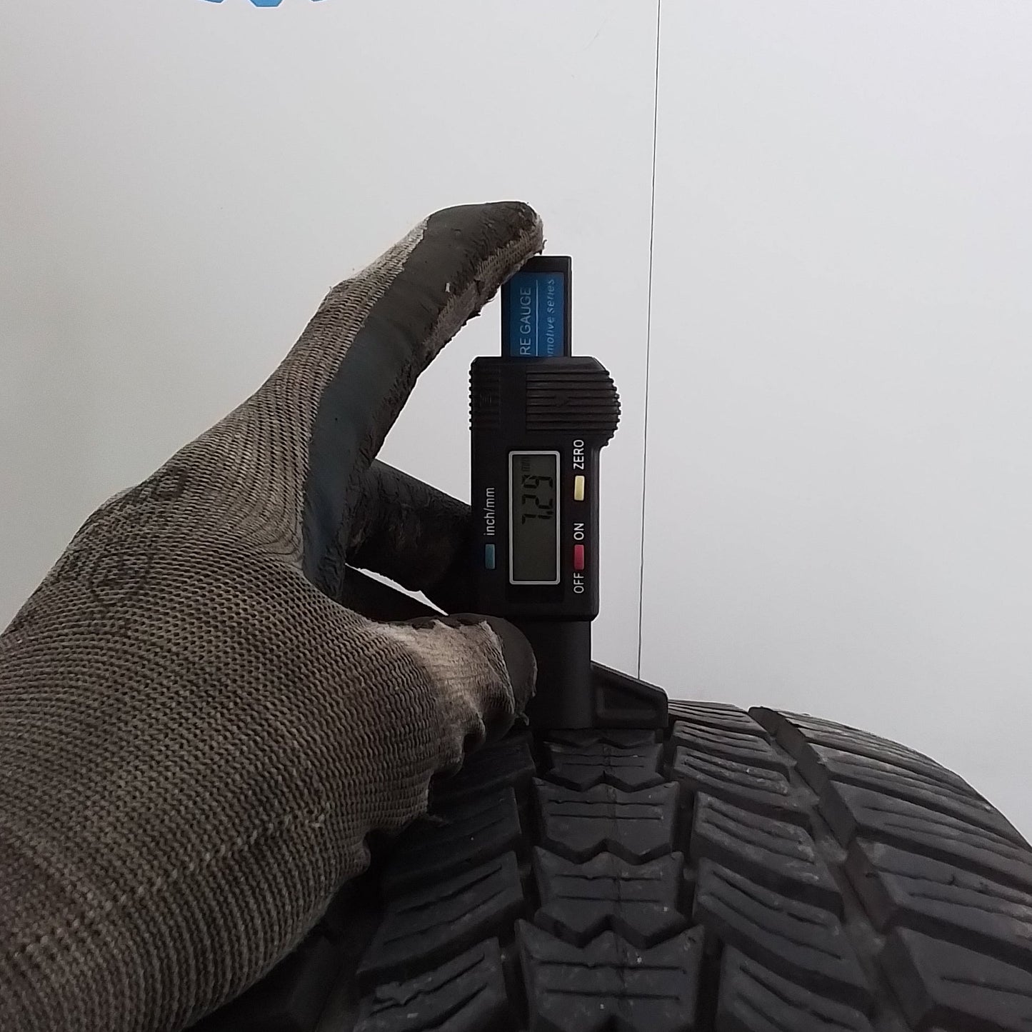 2 Sava Eskimo Hp2 215 60 16 99H M+S