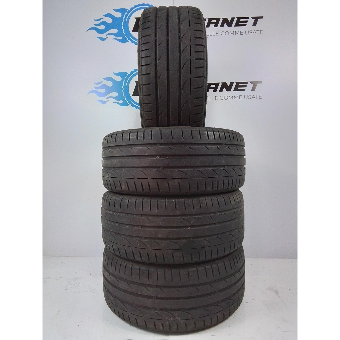 4 Bridgestone 215/40 R17 Potenza RE 050A