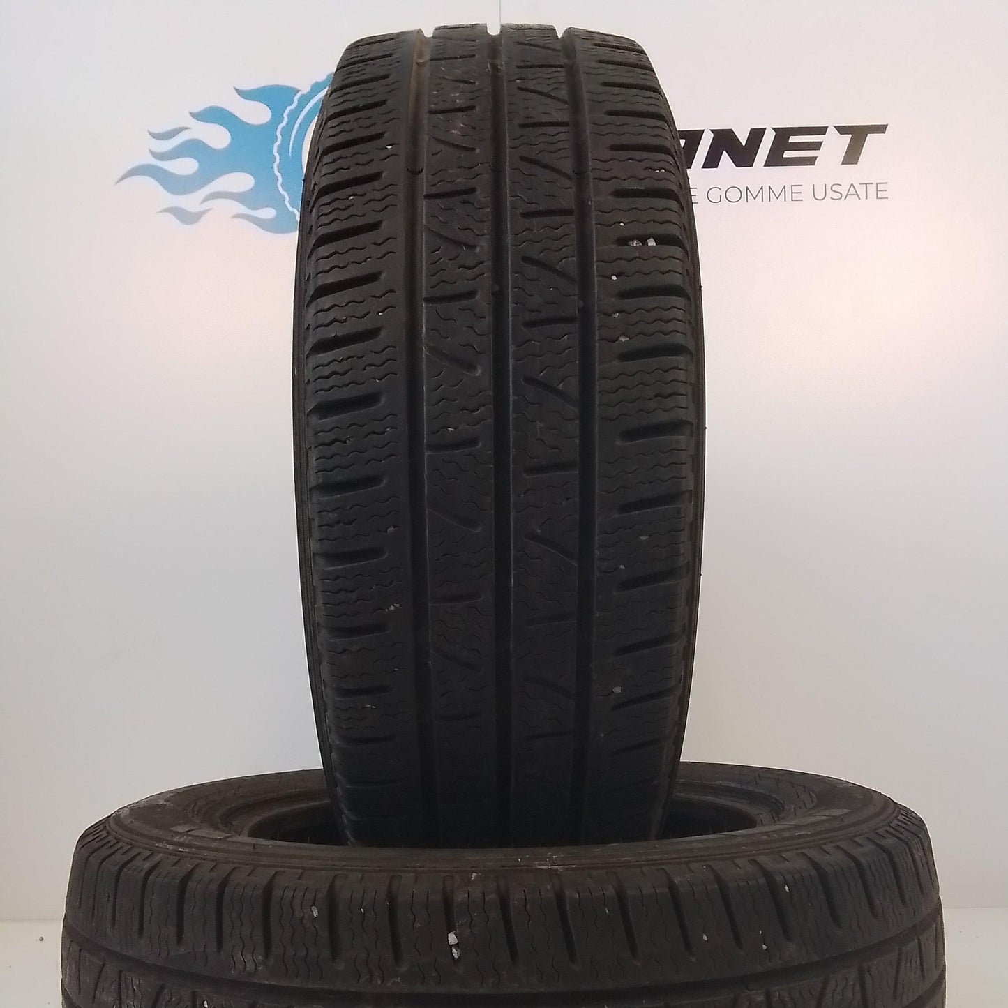 2 Pirelli Winter Carrier 195 65 16C 104/102T