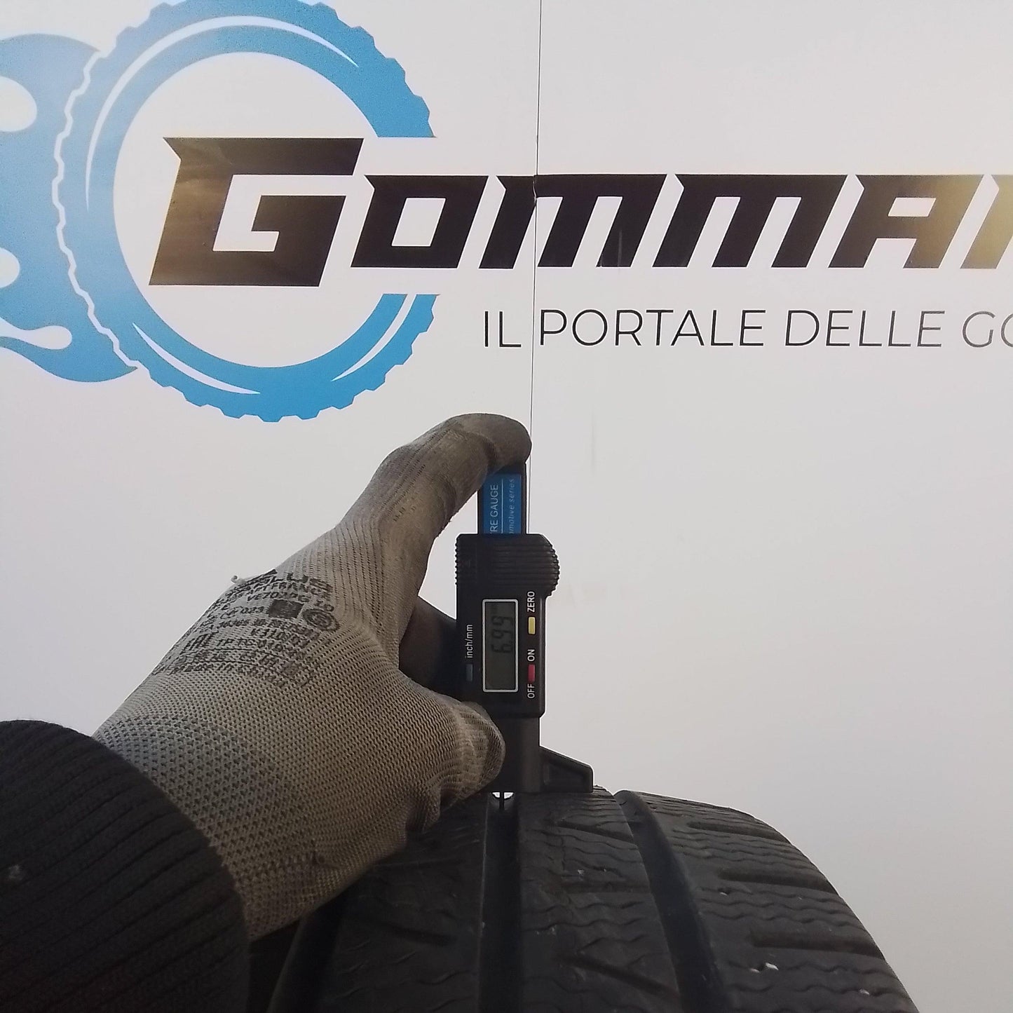 2 Pirelli Winter Carrier 195 65 16C 104/102T