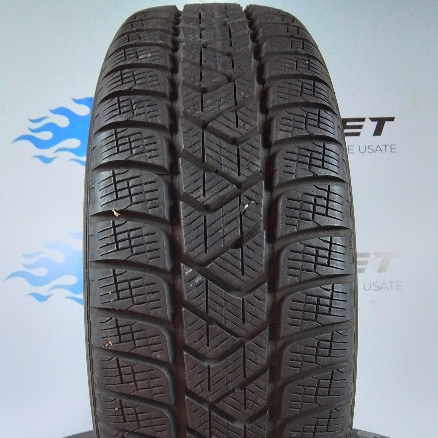 4 Pirelli Scorpion Winter 215 65 17 99H m+s