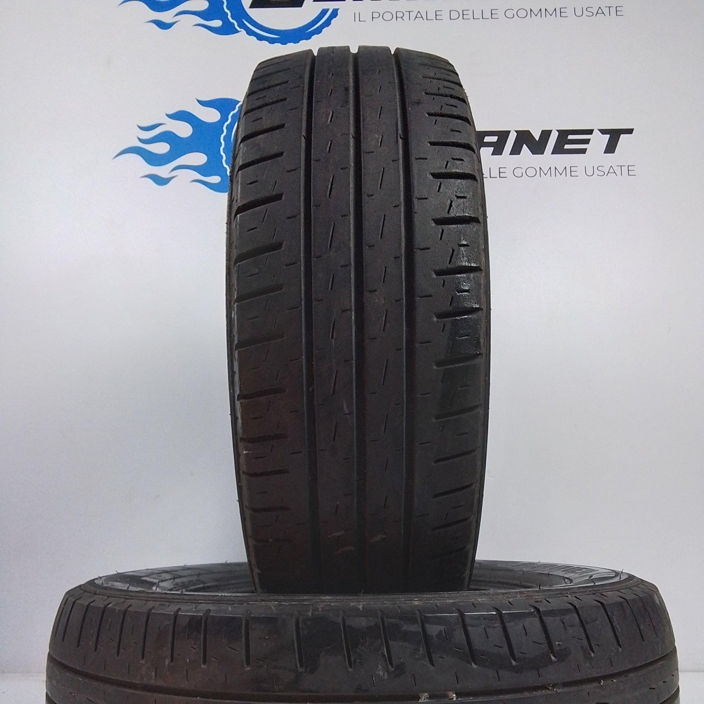 2 Pirelli 185/75 R16 Carrier