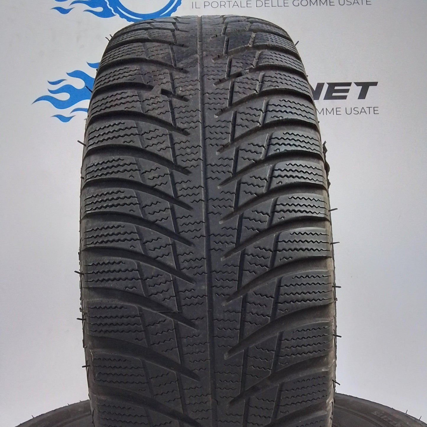 2 Bridgeston Blizzak LM-001 215 65 17 99H
