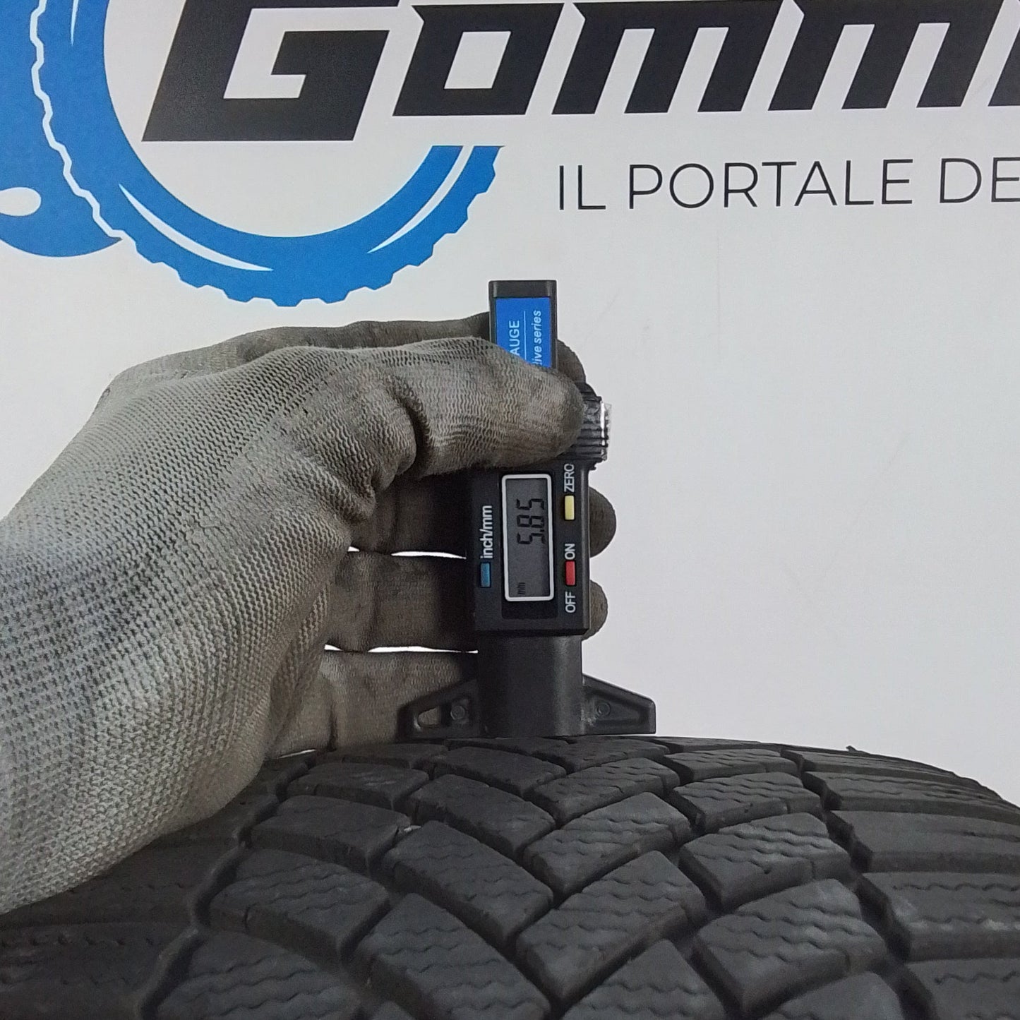 2 Bridgeston Blizzak LM005 225 40 18 92V m+s