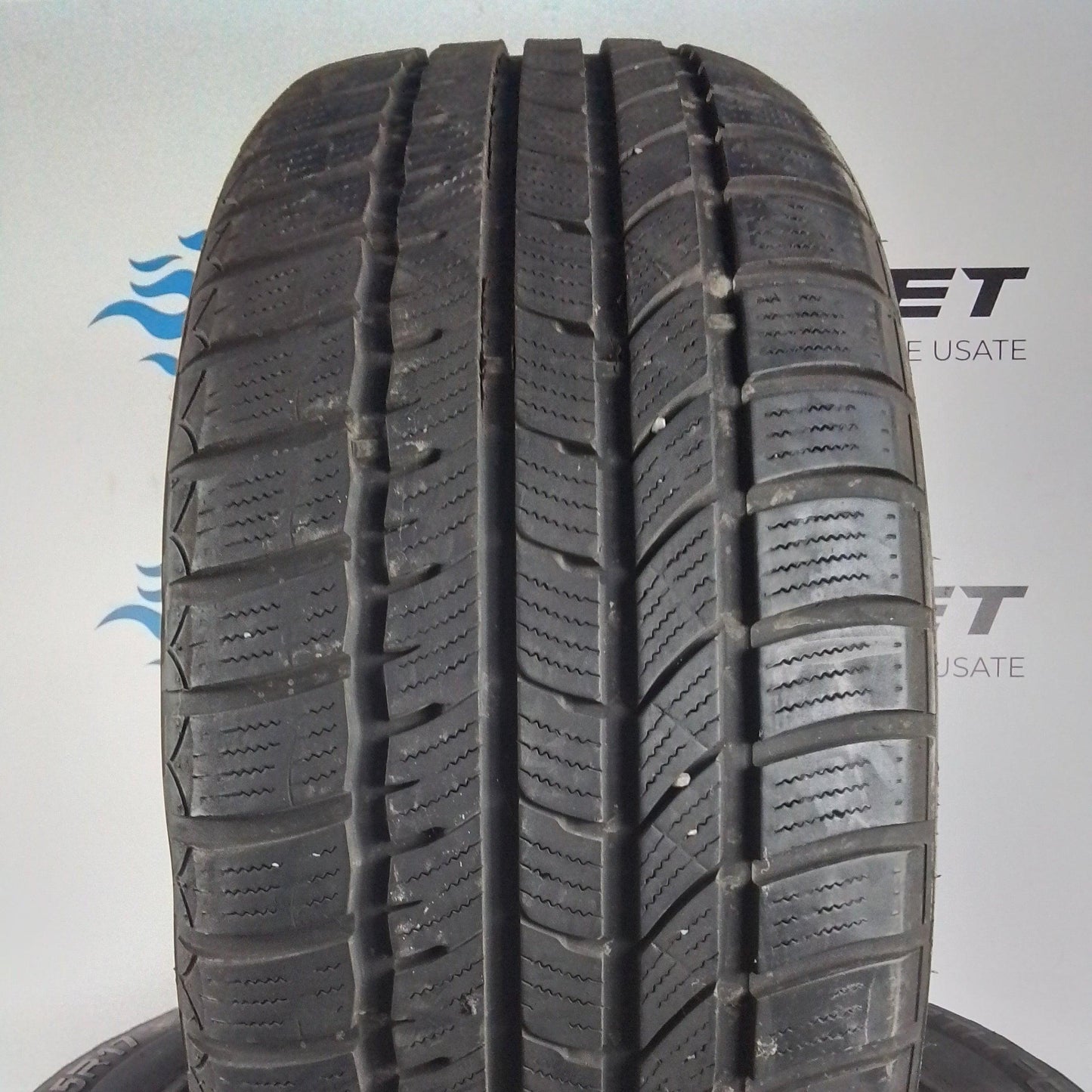4 Momo 215/60 R16 North Pole W-2