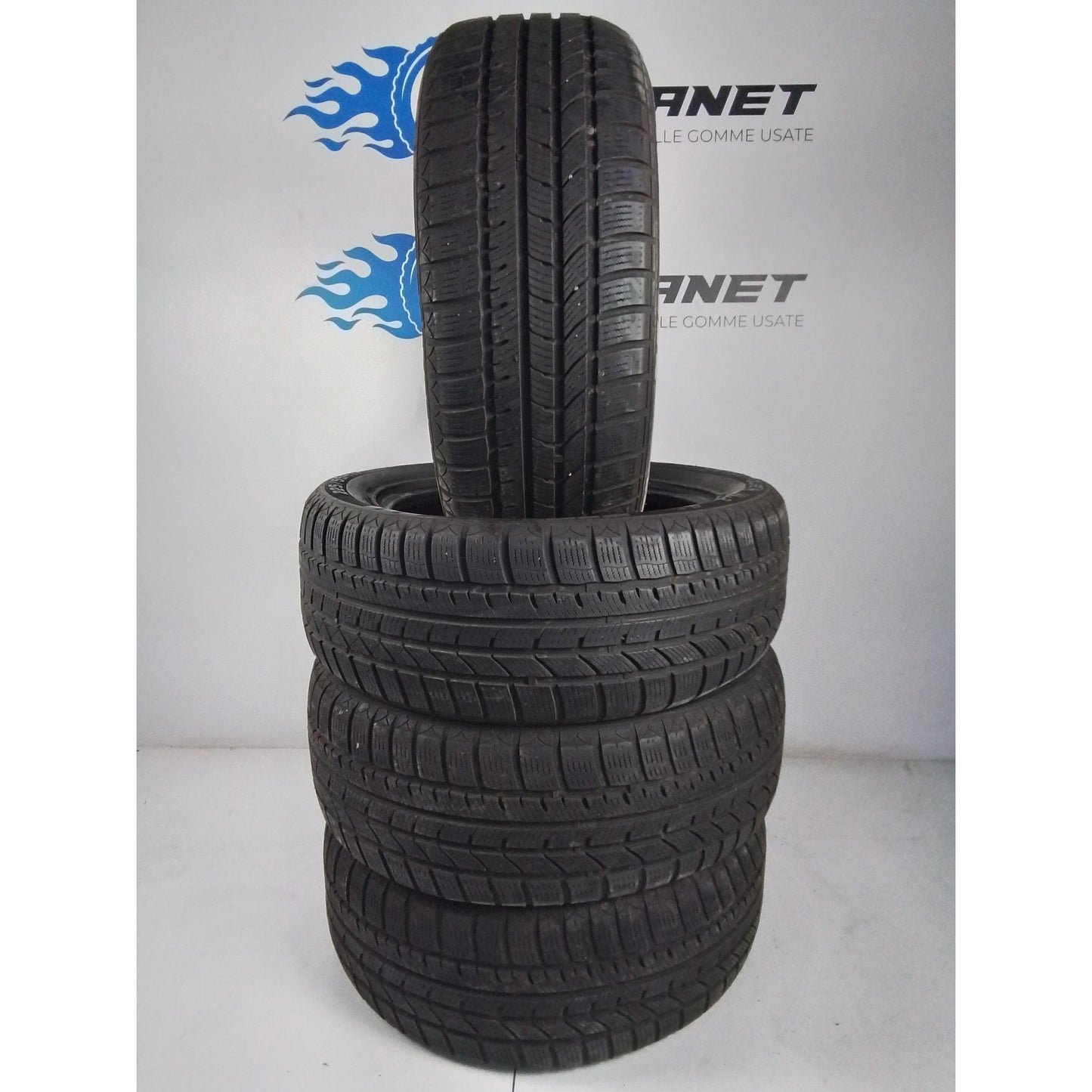 4 Momo 215/60 R16 North Pole W-2