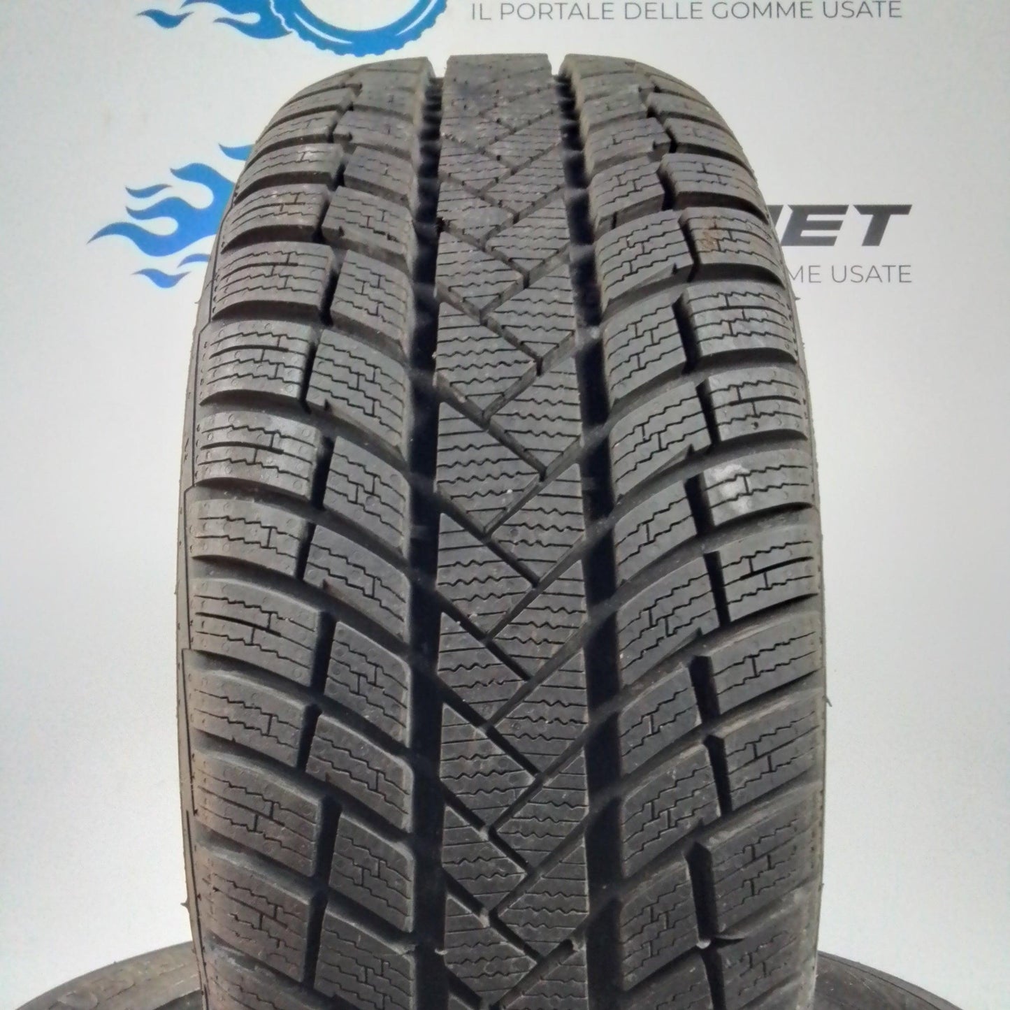 2 Vredestein Giugiaro 225 55 18 102H m+s