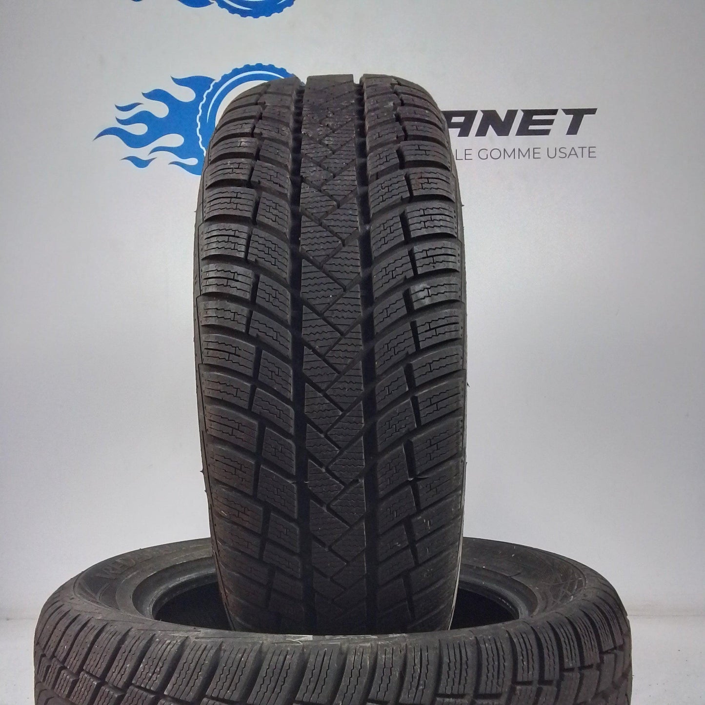 2 Vredestein Giugiaro 225 55 18 102H m+s