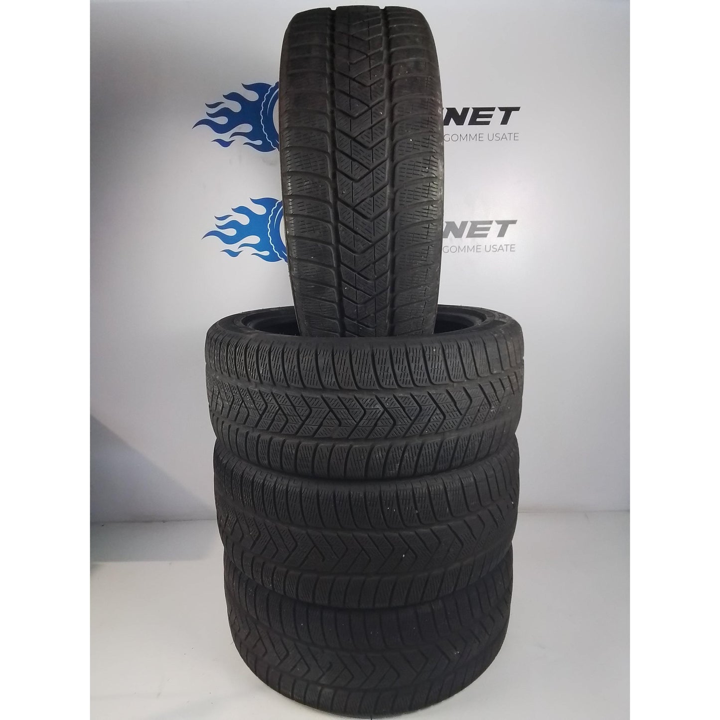 4 Pirelli 275/40 R22 Scorpion Winter