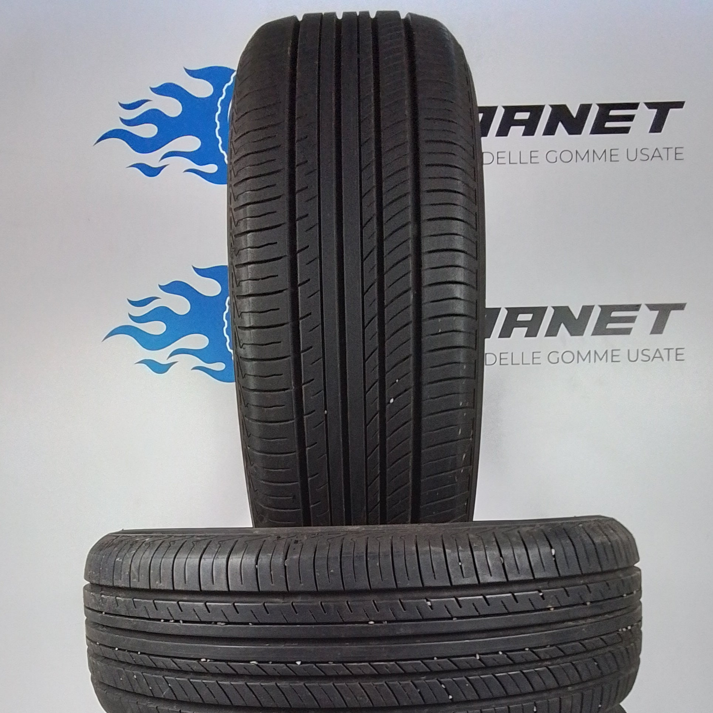 2 Yokohama 225/55 R18 Advan DB 98v