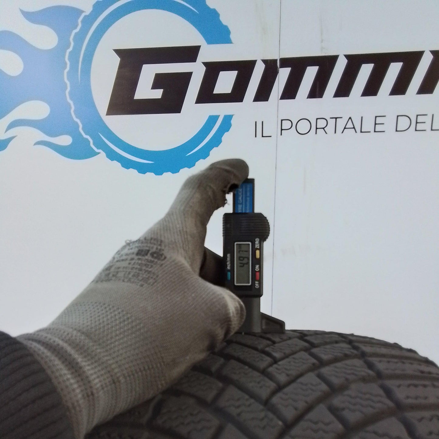 4 Bridgestone 215/60 R16 Blizzak LM005 M+S