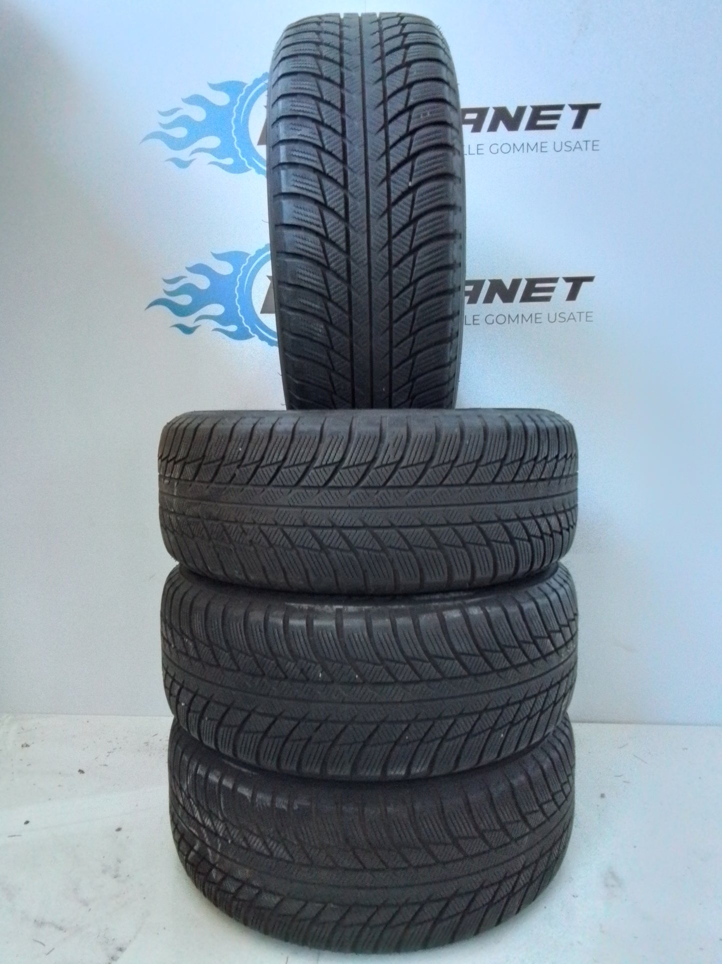 4 Bridgestone Blizzak LM001 225 50 18 95H M+S RUNFLAT