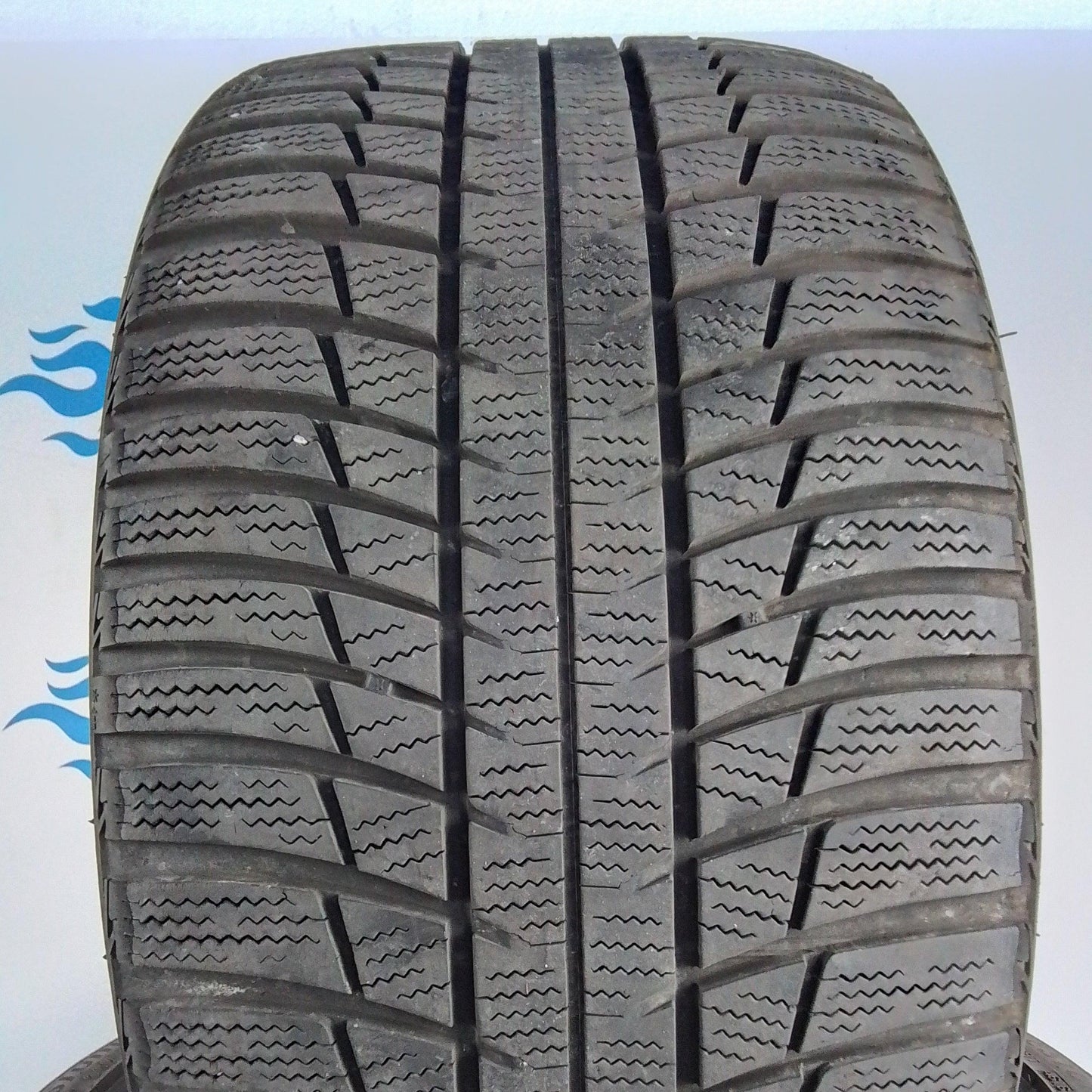 2 Bridgestone Blizzak LM001 245 40 19 98V XL