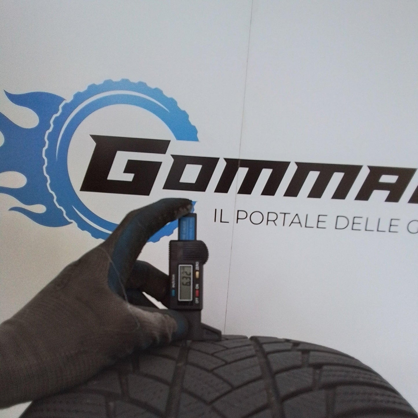 2 Bridgestone Blizzak LM001 255 50 18 106V
