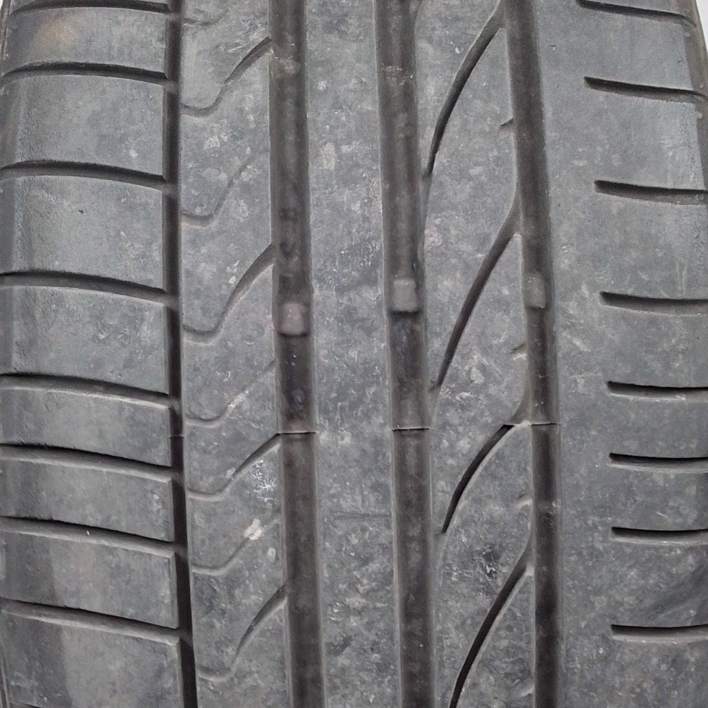 2 Bridgestone Potenza Re050A 235 35 18 87Y