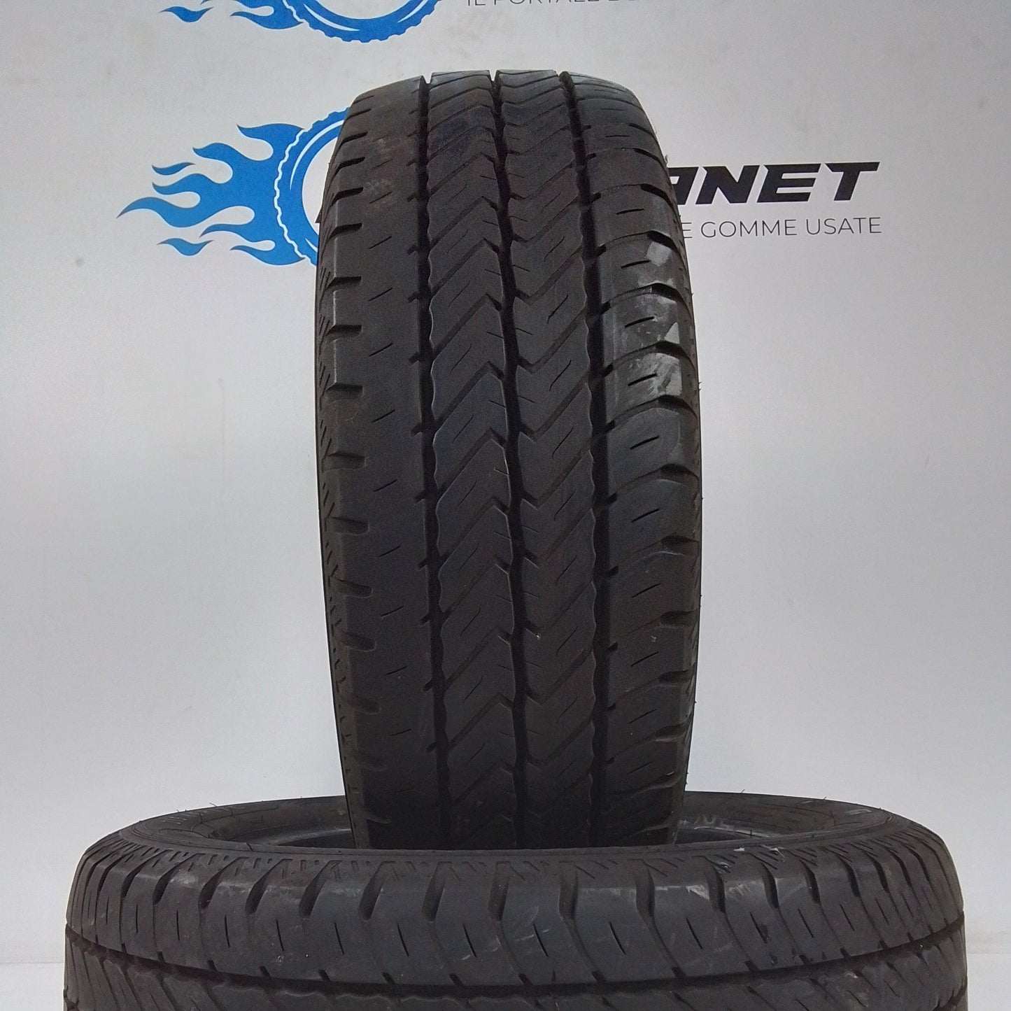 2 Dunlop Econodrive 215 60 17C 109/107T