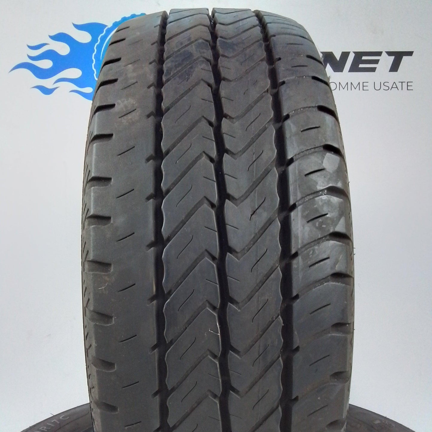 2 Dunlop Econodrive 215 60 17C 109/107T