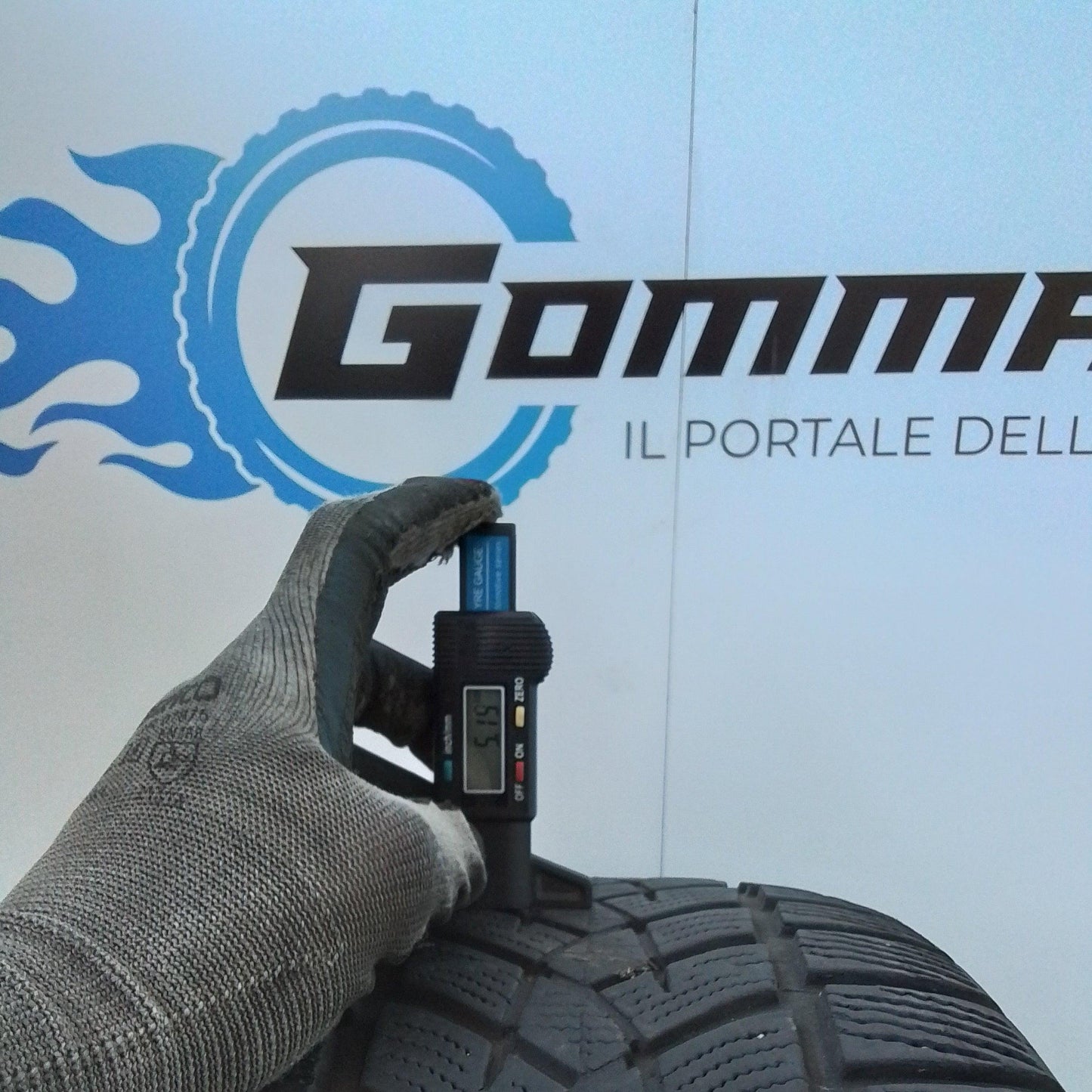 4 Goodyear Ultragrip Performance 215 65 17 89V M+S