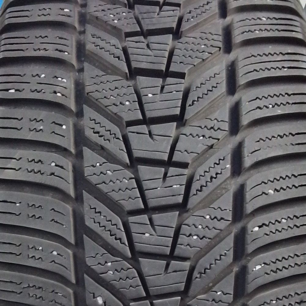 2 Hankook Winter Icept Evo 3 265 40 20 104W M+S