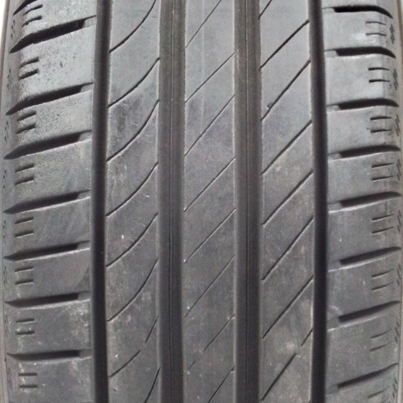 2 Kleber Dynaxer Hp3 215 65 17 99V