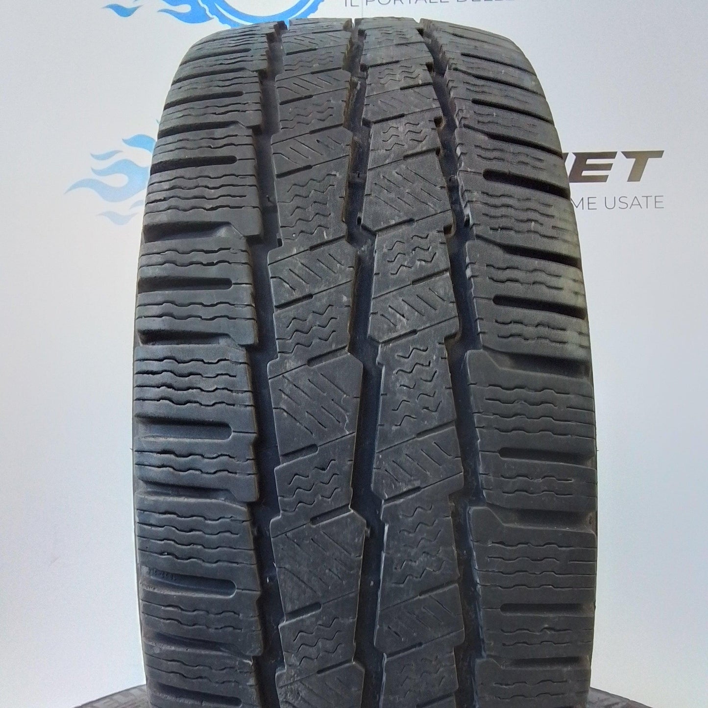 2 Michelin Agilis Alpin 235 60 17C 117/115 R m+s