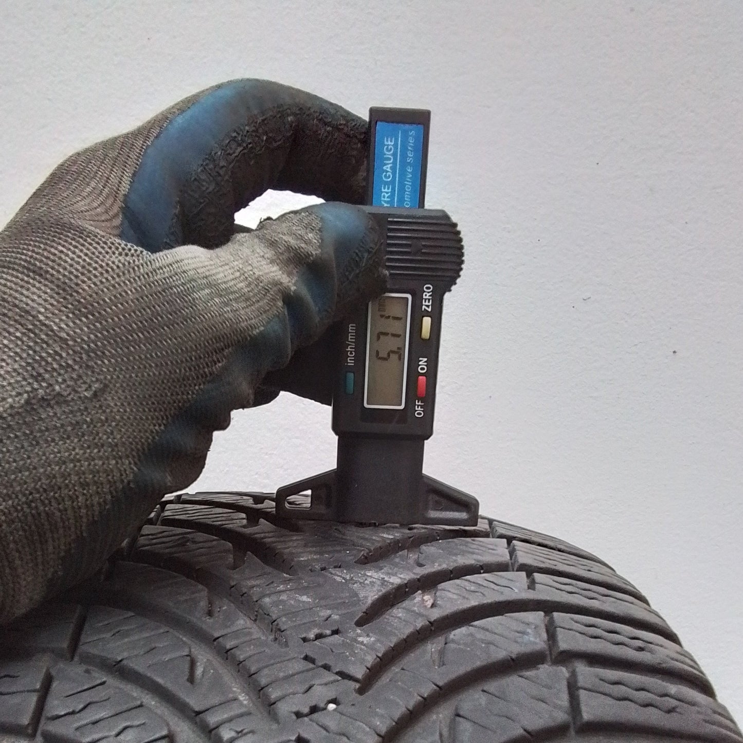 2 Michelin Alpin A4 215 45 16 90H m+s