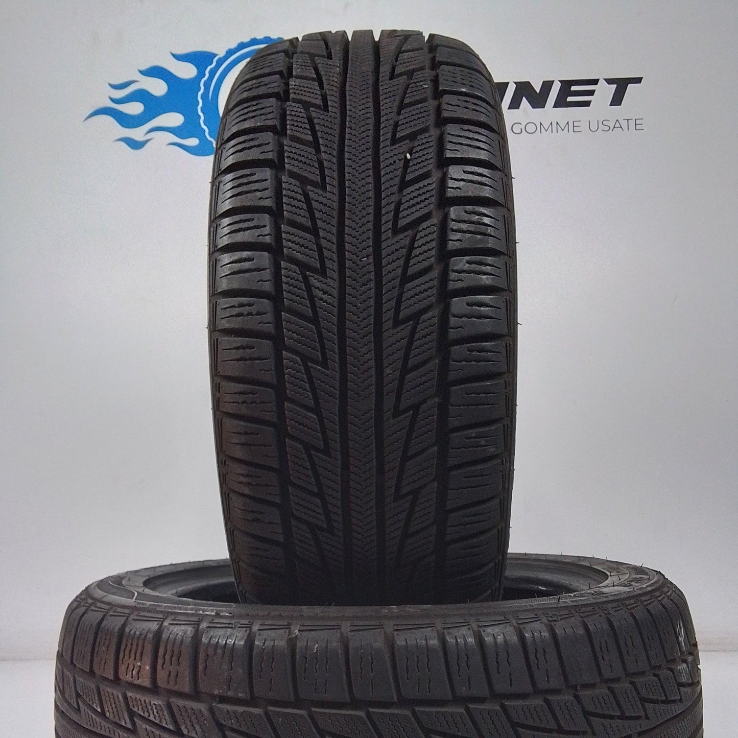 2 Nankang Snow Sv-2 215 55 17 98V XL