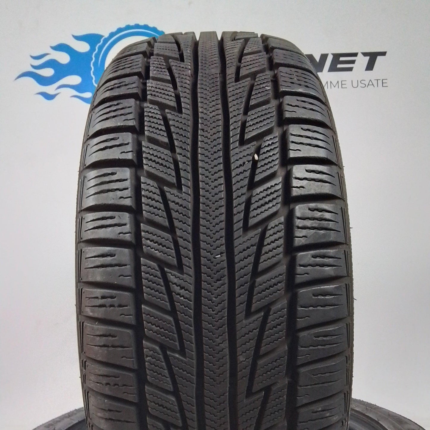 2 Nankang Snow Sv-2 215 55 17 98V XL