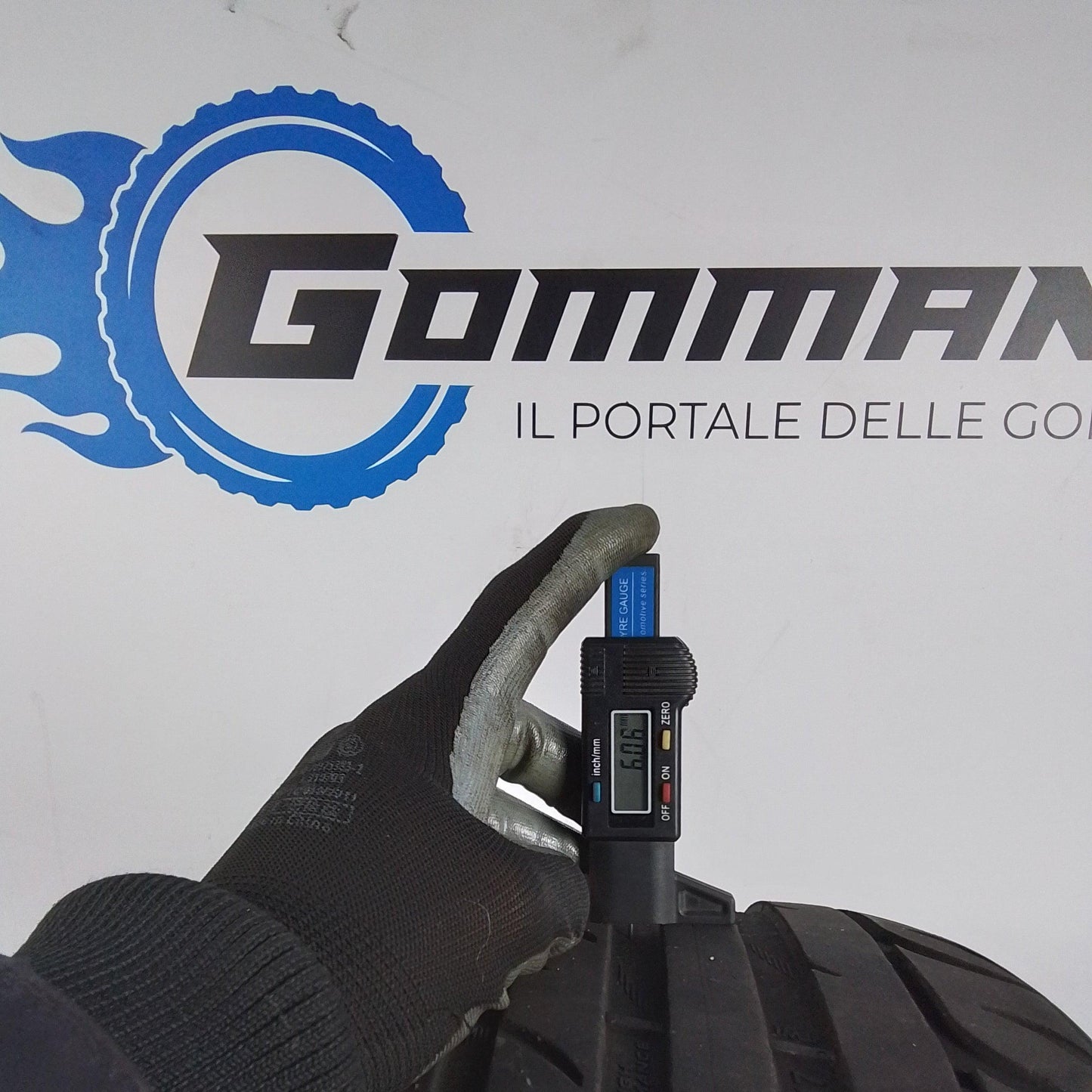 2 Orium Uhp 225 55 17 101W