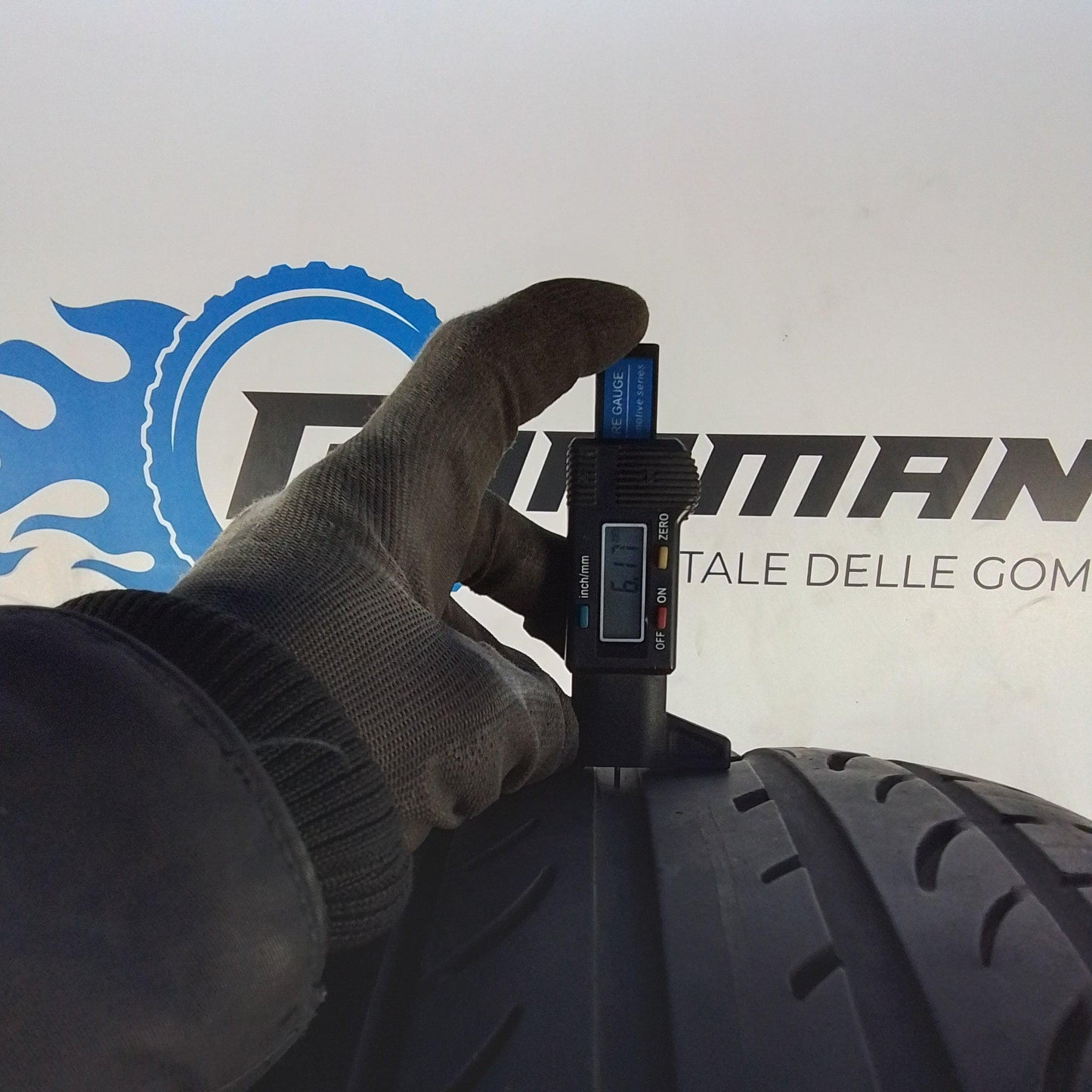 2 Pirelli 205/45 R17 Pzero Nero GT 88V