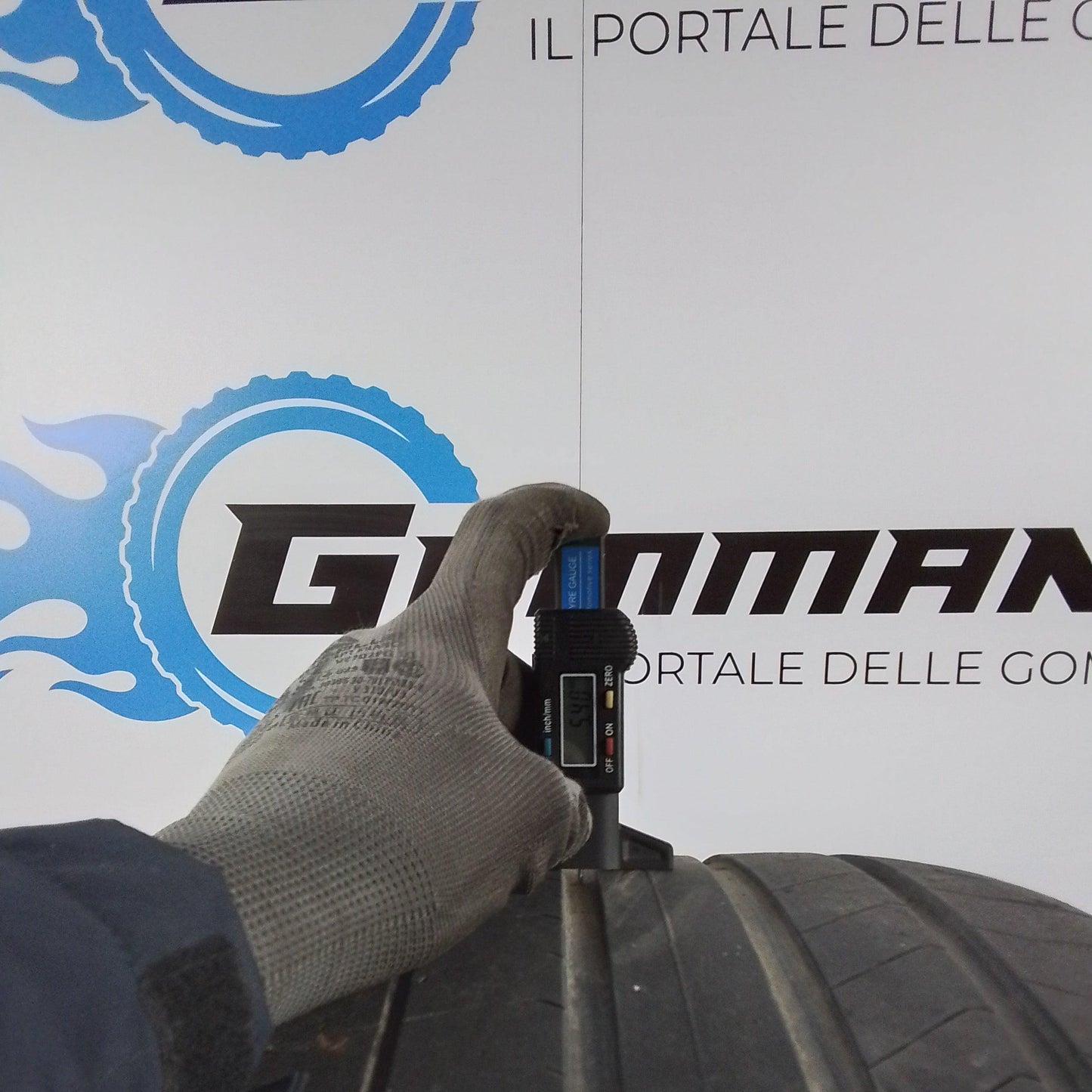 2 Pirelli P Zero 315 35 21 111Y