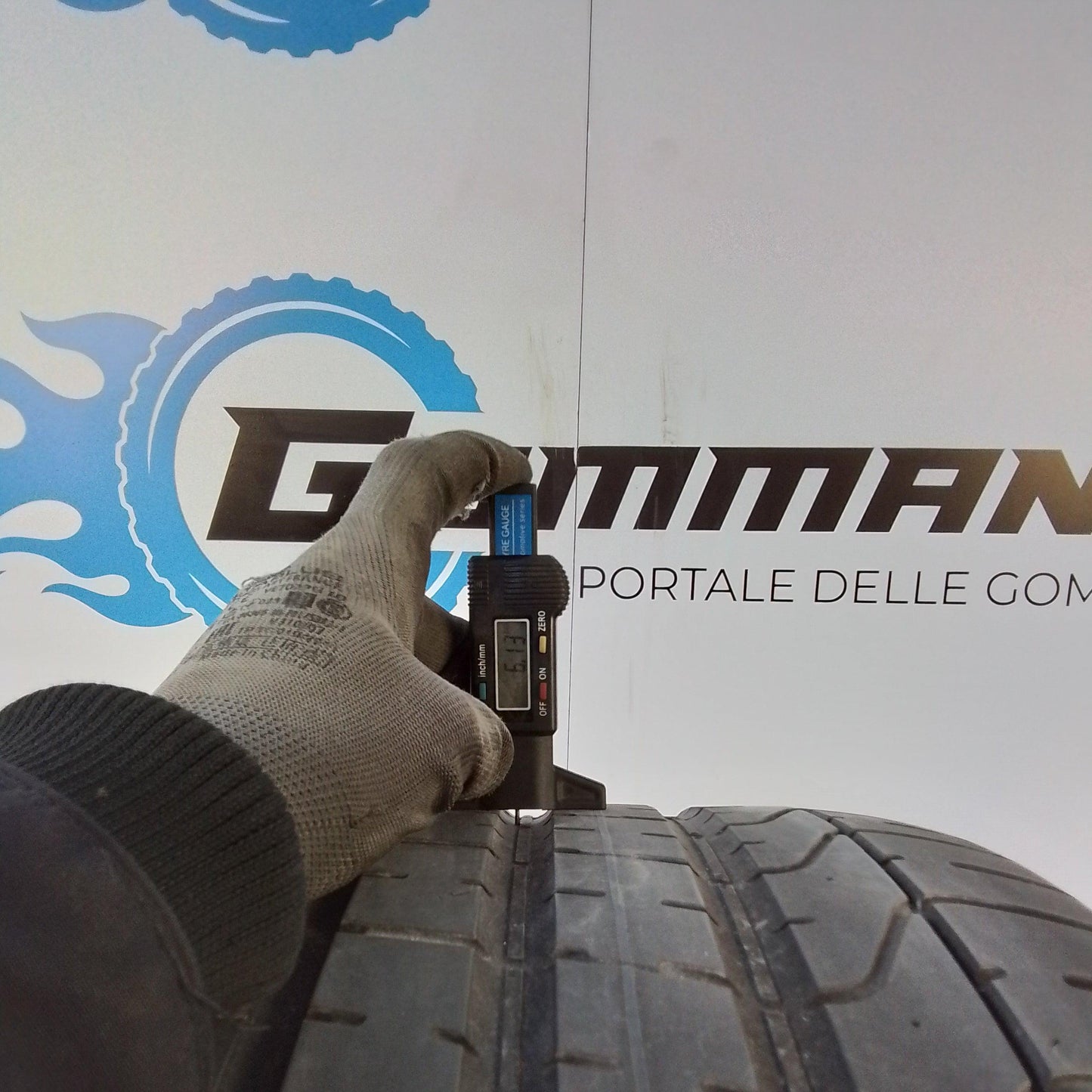 4 Pirelli 255/40 R19 PZero 100Y