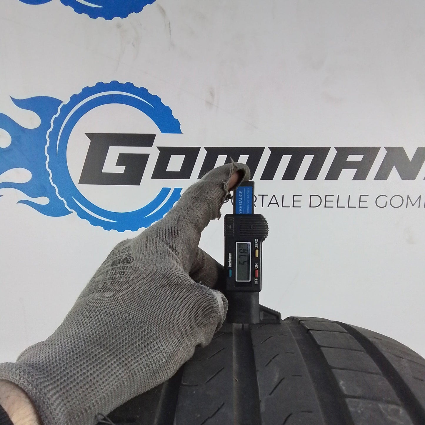 2 Pirelli Scorpion verde 215 65 17 99V