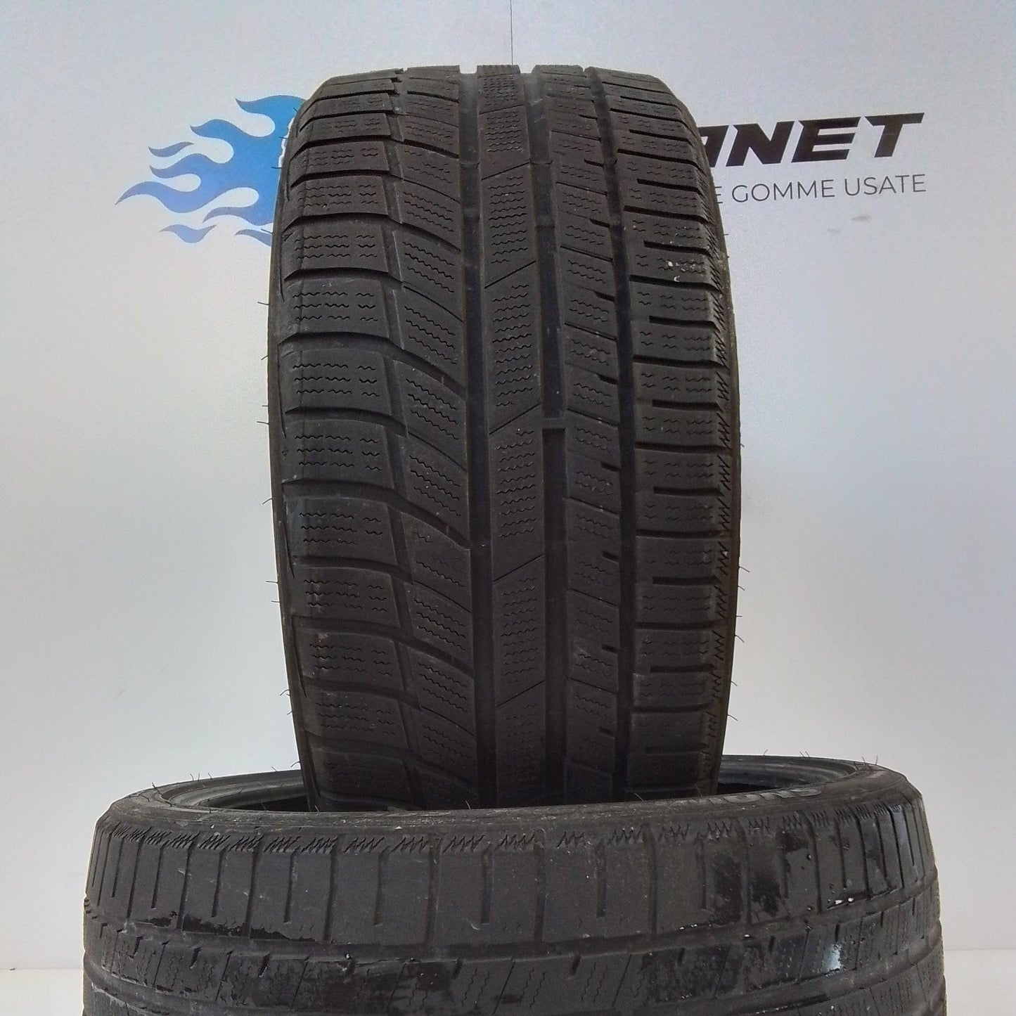 2 Toyo Snowprox S954 235 35 19 91W M+S