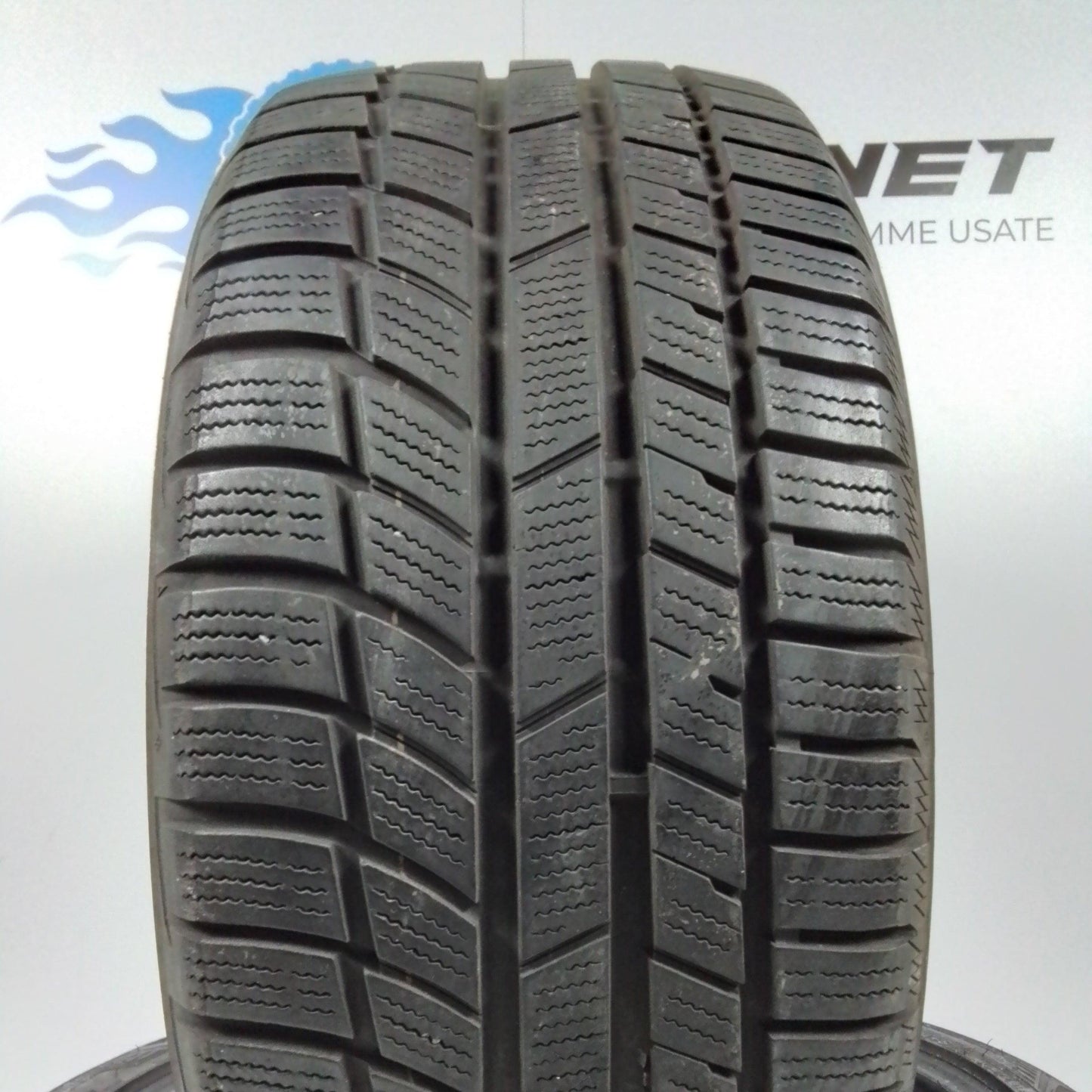 2 Toyo Snowprox S954 235 40 19 94V M+S