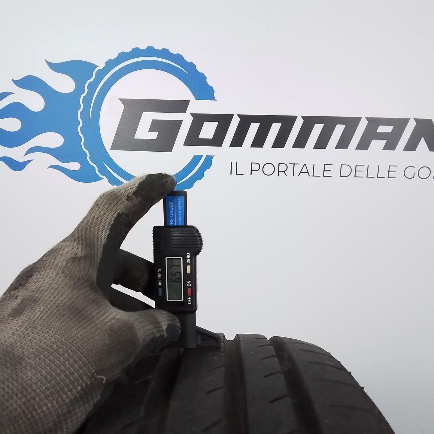 2 Yokohama Advan Sport V105 2 225 55 17 101Y