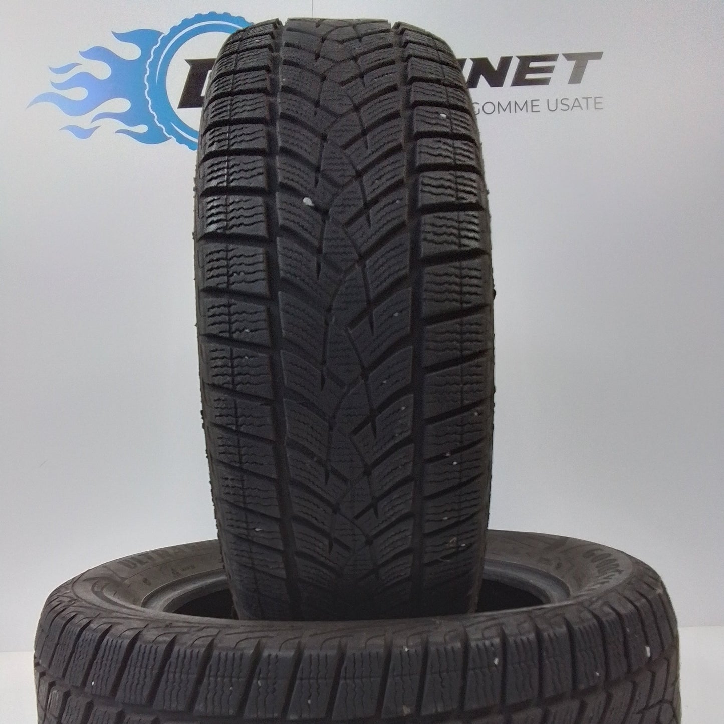 2 Goodyear 215/60 R17 Ultragrip Performance