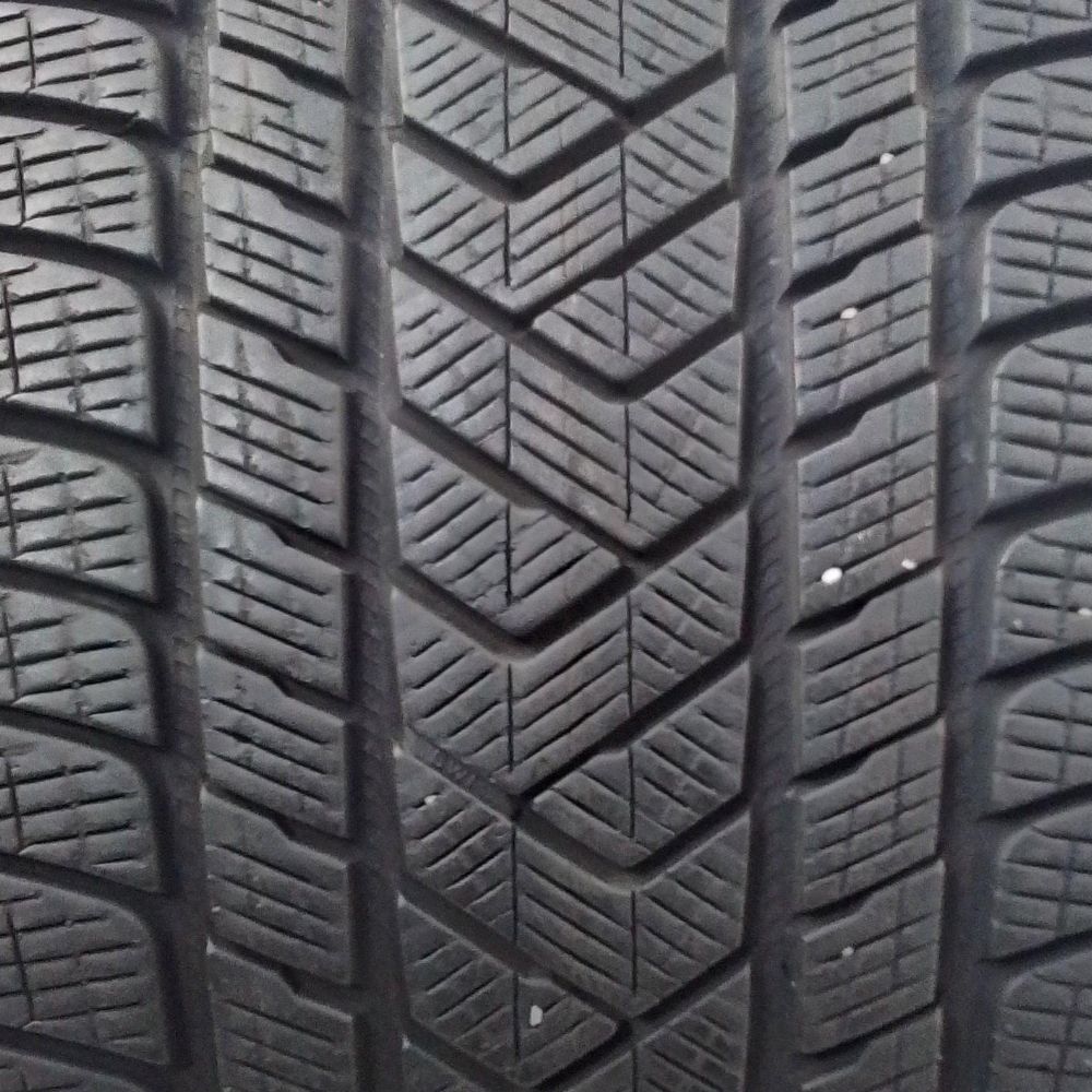 2 Pirelli Scorpion Winter 315 30 22 107V M+S