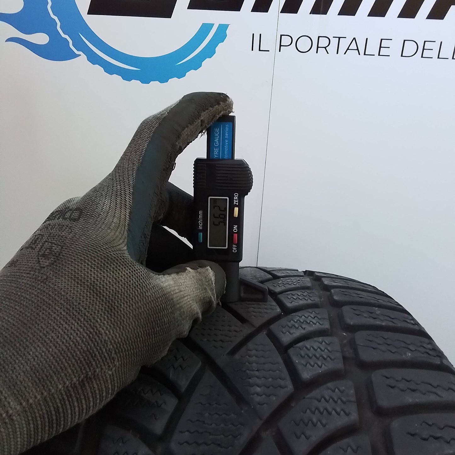 2 Dunlop Sp Winter Sport 3D 255 35 19 96V m+s