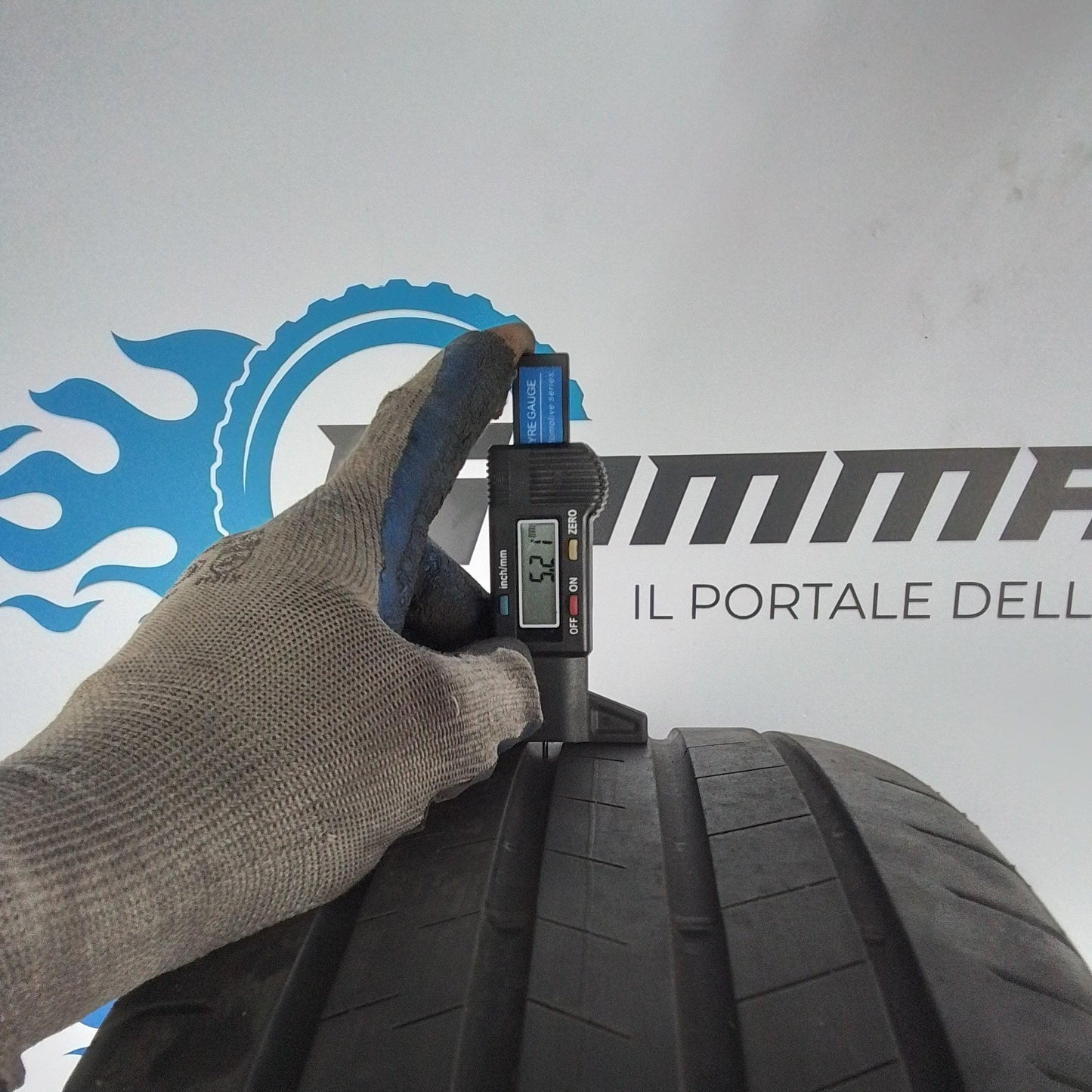 4 Bridgestone Alenza 001 225 60 18 104W Runflat