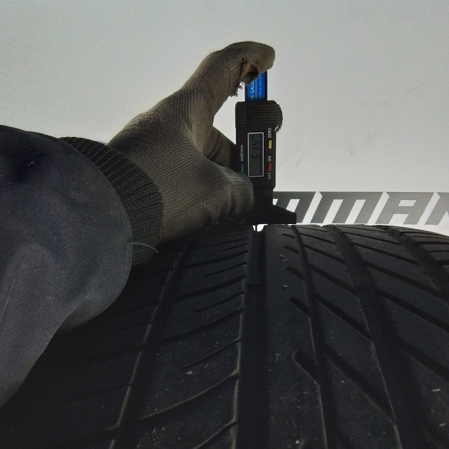 2 Goodyear 235/60 R18 Eagle F1 At 107V Suv 4x4