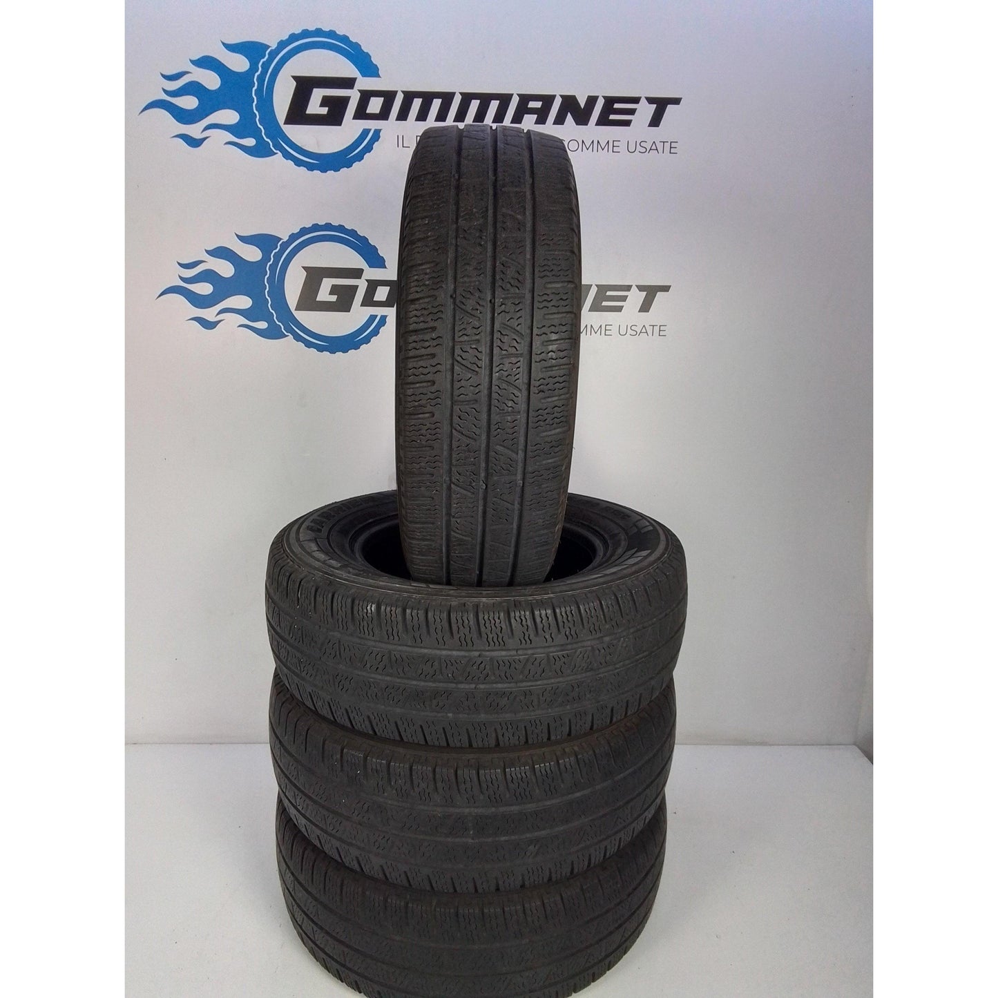 4 Pirelli 215/70 R15 Carrier Winter 109/107S M+S 8PR