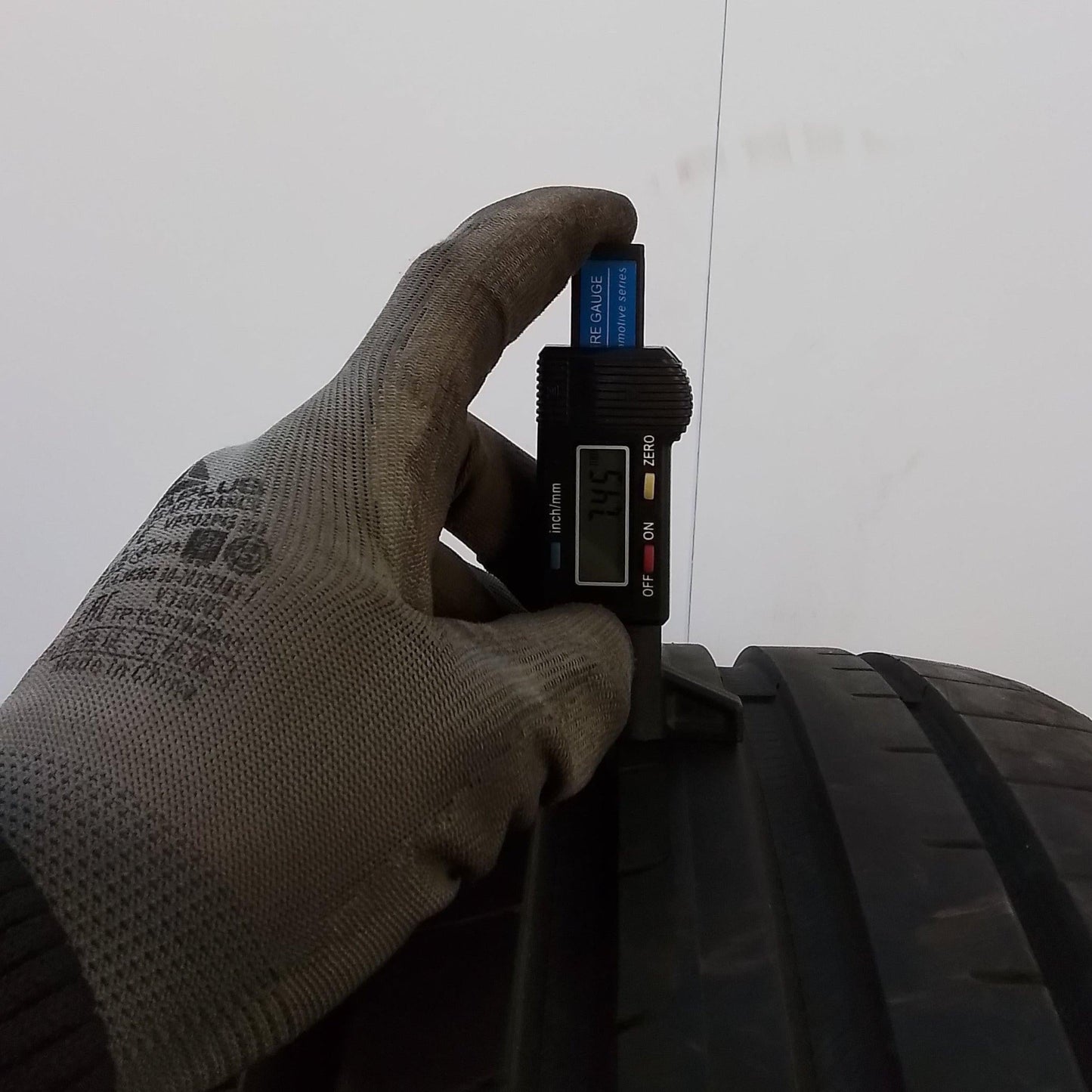 1 Goodyear Eagle F1 asymmetric 3 245 40 18 97Y