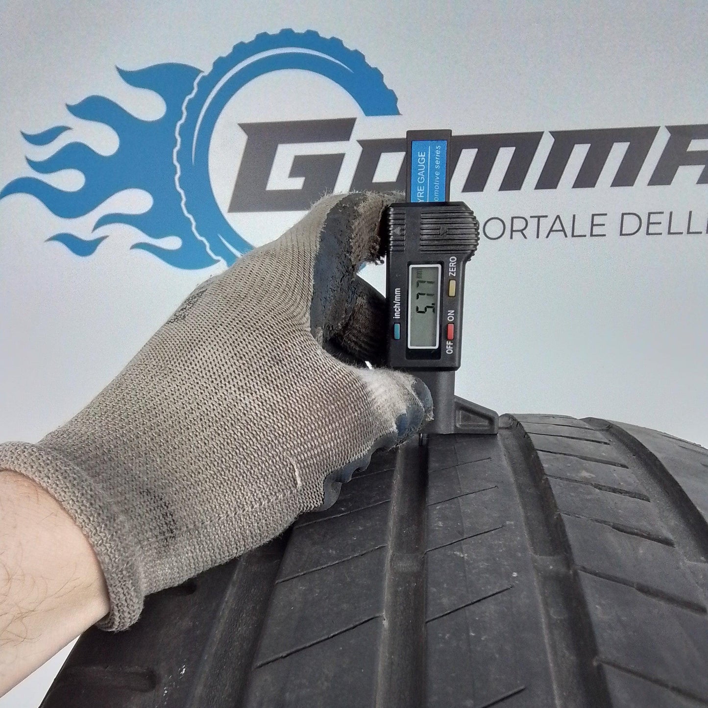 2 Bridgestone Alenza 001 245 50 19 105W Runflat