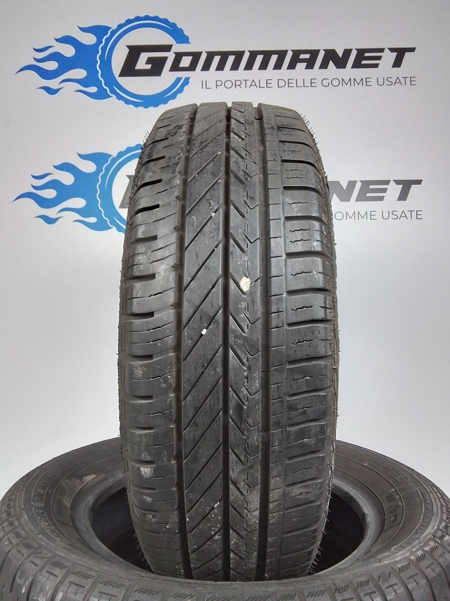 2 Goodyear Duragrip 175 65 14 82T