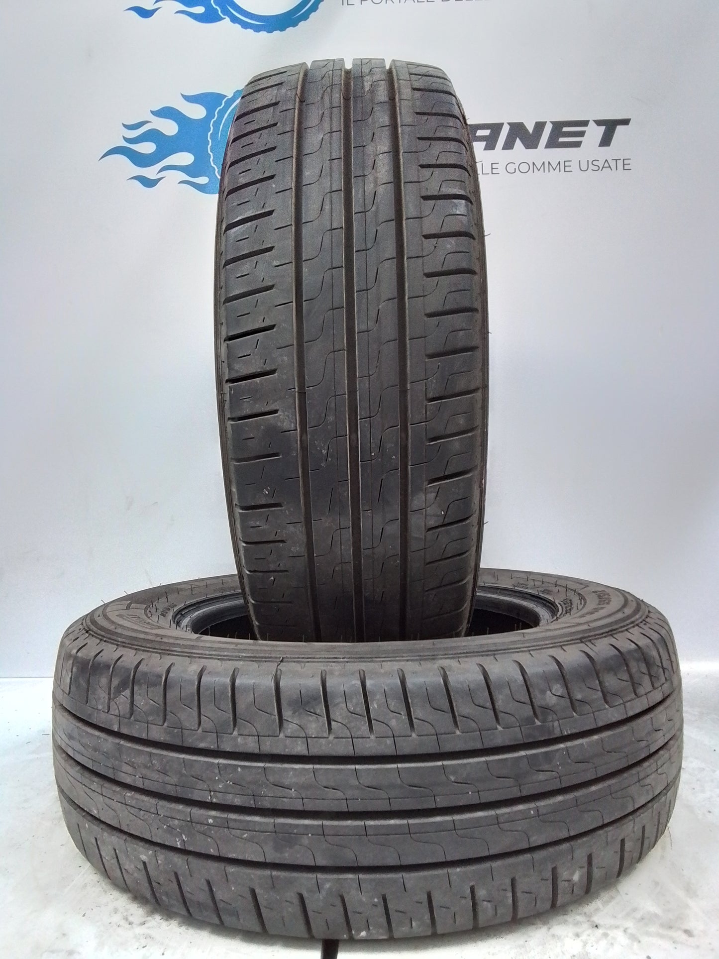 2 Pirelli Carrier 215 65 16C 109/107T