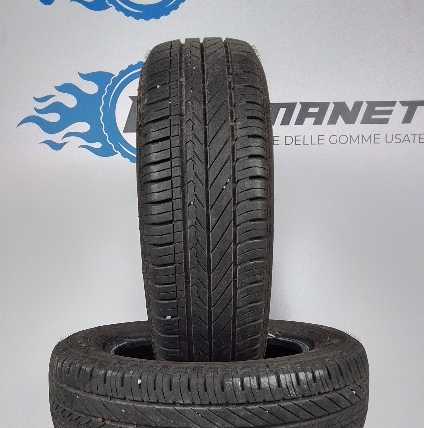 2 Goodyear Duragrip 175 65 15 88T