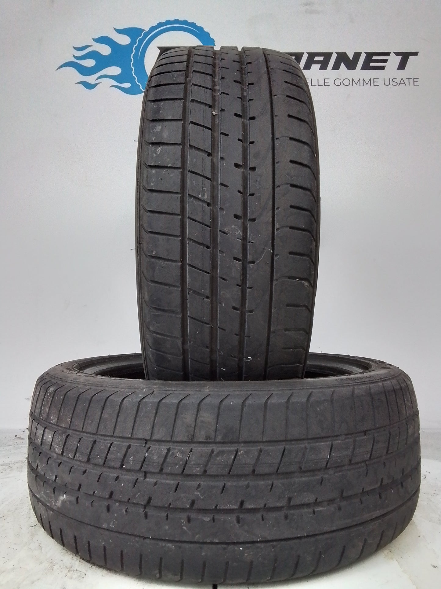 2 Pirelli Pzero Nero 205 40 17 84W